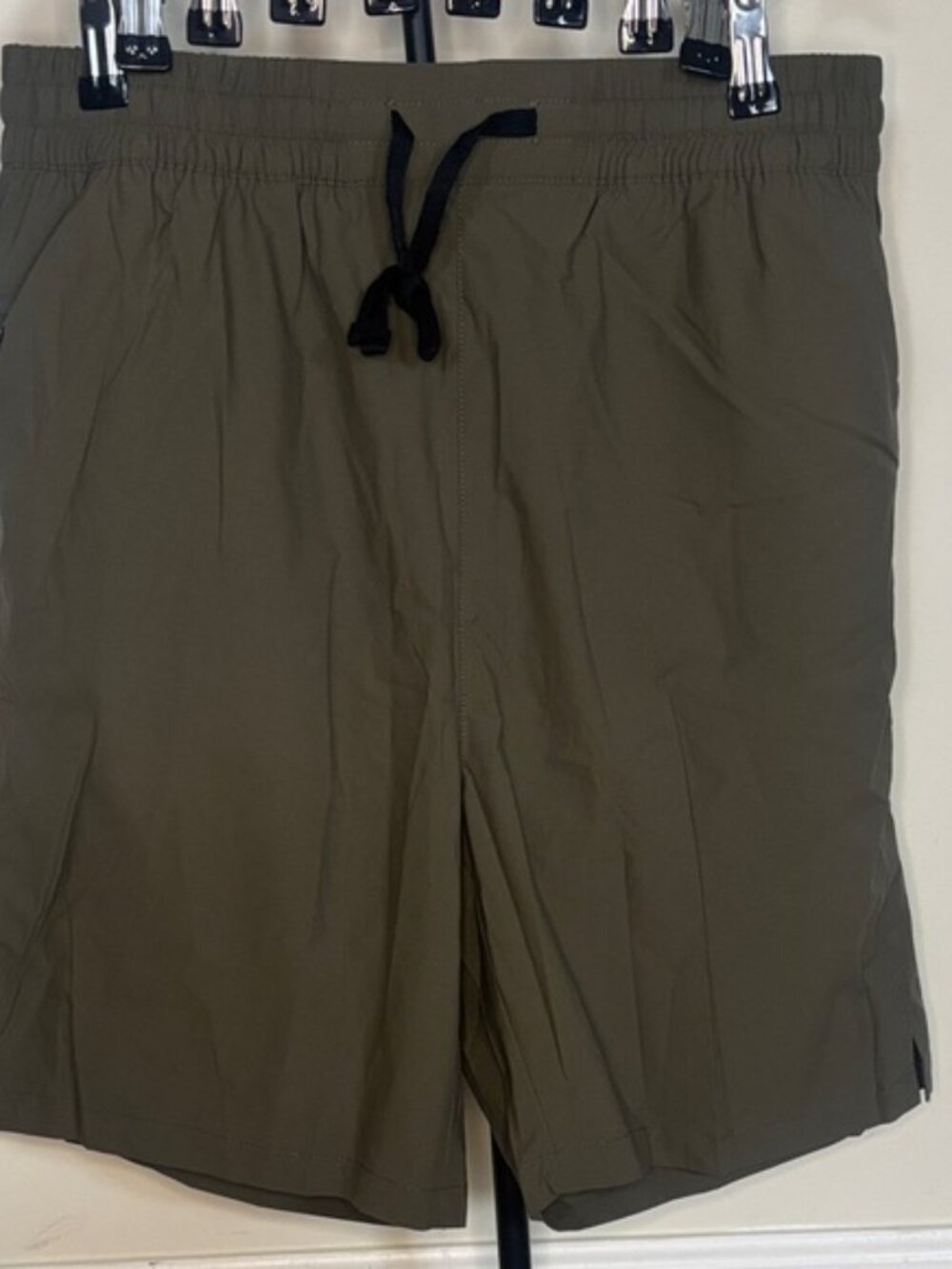 Gradual Men’s Olive Green Drawstring Shorts Size Medium